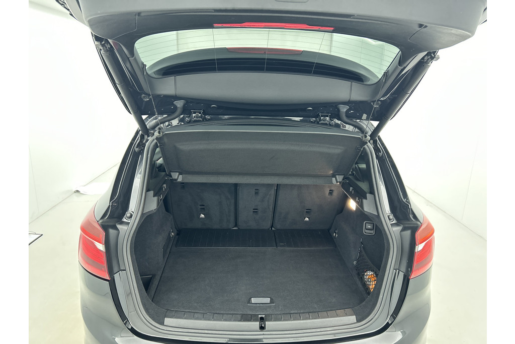 BMW 2 Serie Active Tourer 225i Luxury Automaat (PANORAMADAK, AFNEEMBARE TREKHAAK, STOELVERWARMING, SFEERVERLICHTING) 48567938-16.jpg | Autocentrum Brabant Breda