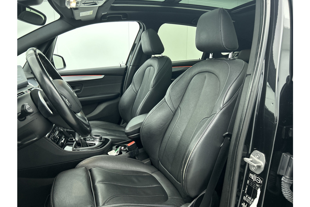 BMW 2 Serie Active Tourer 225i Luxury Automaat (PANORAMADAK, AFNEEMBARE TREKHAAK, STOELVERWARMING, SFEERVERLICHTING) 48567938-22.jpg | Autocentrum Brabant Breda