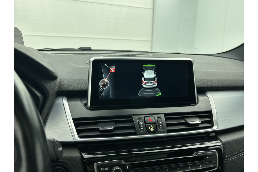 BMW 2 Serie Active Tourer 225i Luxury Automaat (PANORAMADAK, AFNEEMBARE TREKHAAK, STOELVERWARMING, SFEERVERLICHTING) 48567938-6.jpg | Autocentrum Brabant Breda