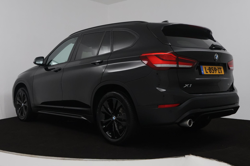 BMW X1 SDrive18i Business Edition (NAVIGATIE, STOELVERWARMING, HEAD-UP, SFEEVERLICHTING, 1e EIGENAAR, DEALER ONDERHOUDEN) 48568073-4.jpg | Autocentrum Brabant Breda