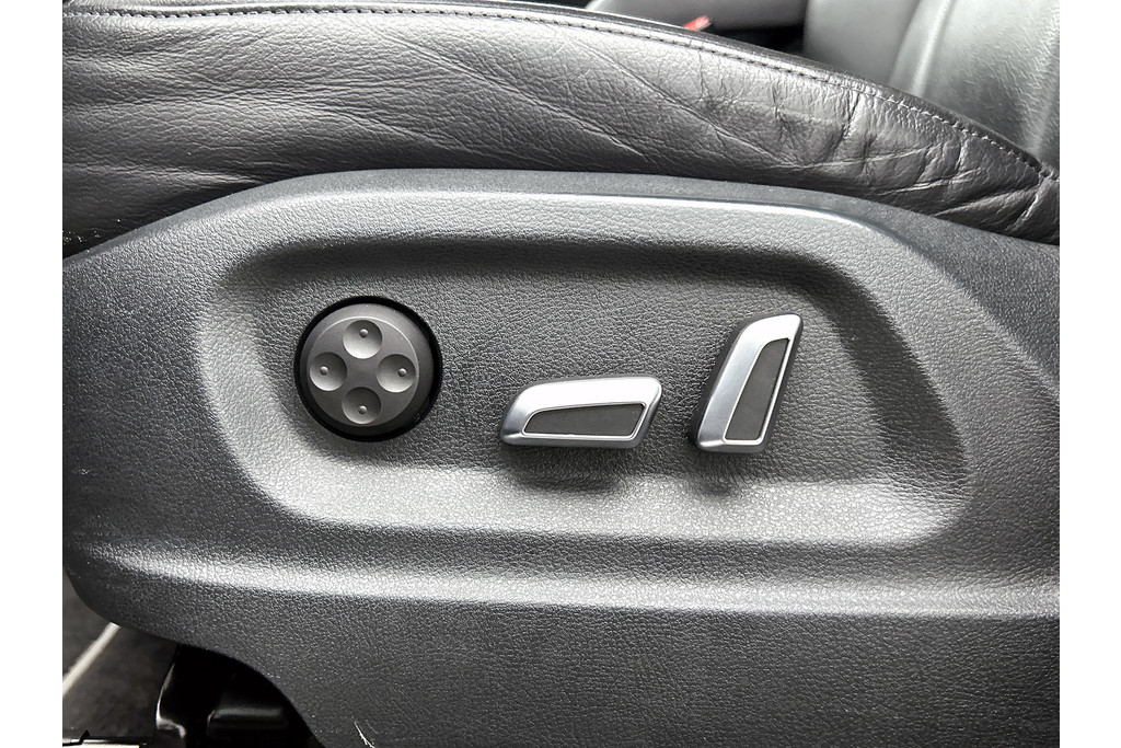 Audi Q5 2.0 TFSI quattro Pro S-Line Plus(Zeer Goed OnderH,Trekhaak, Navi, Parkeersensoren V+A, StoelV, Leer, Etc) 48578604-11.jpg | Autocentrum Brabant Breda