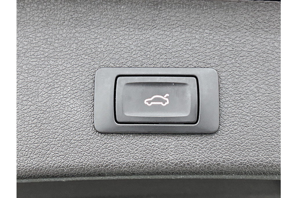 Audi Q5 2.0 TFSI quattro Pro S-Line Plus(Zeer Goed OnderH,Trekhaak, Navi, Parkeersensoren V+A, StoelV, Leer, Etc) 48578604-24.jpg | Autocentrum Brabant Breda