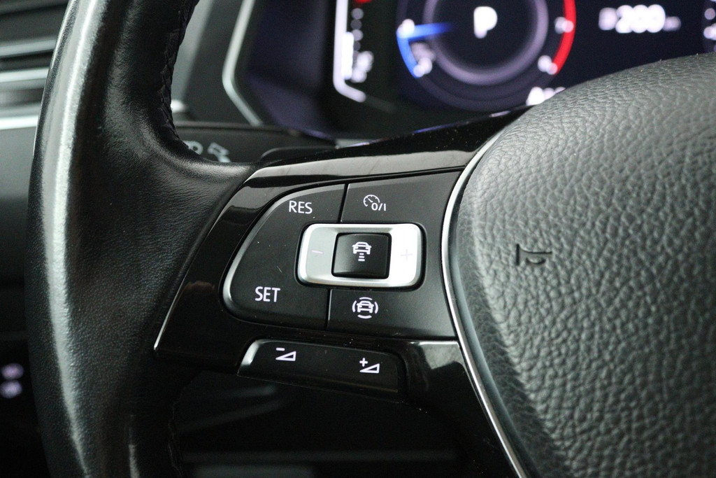 Volkswagen Tiguan Allspace 1.5 TSI Comfortline Business 7p. (PANORAMADAK, DIGITALE COCKPIT, CAMERA, AUTOMAAT) 48591317-11.jpg | Autocentrum Brabant Breda