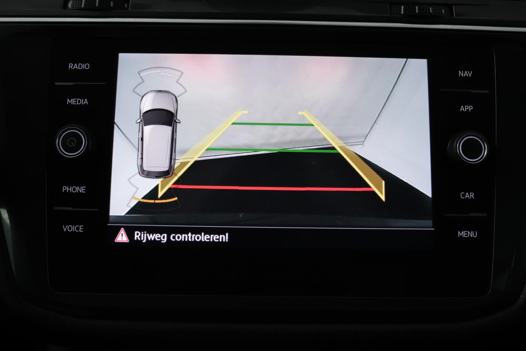 Volkswagen Tiguan Allspace 1.5 TSI Comfortline Business 7p. (PANORAMADAK, DIGITALE COCKPIT, CAMERA, AUTOMAAT) 48591317-14.jpg | Autocentrum Brabant Breda