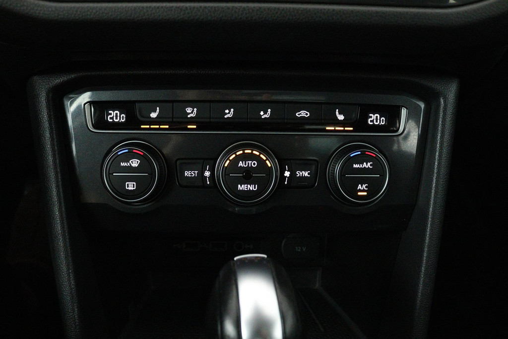 Volkswagen Tiguan Allspace 1.5 TSI Comfortline Business 7p. (PANORAMADAK, DIGITALE COCKPIT, CAMERA, AUTOMAAT) 48591317-17.jpg | Autocentrum Brabant Breda