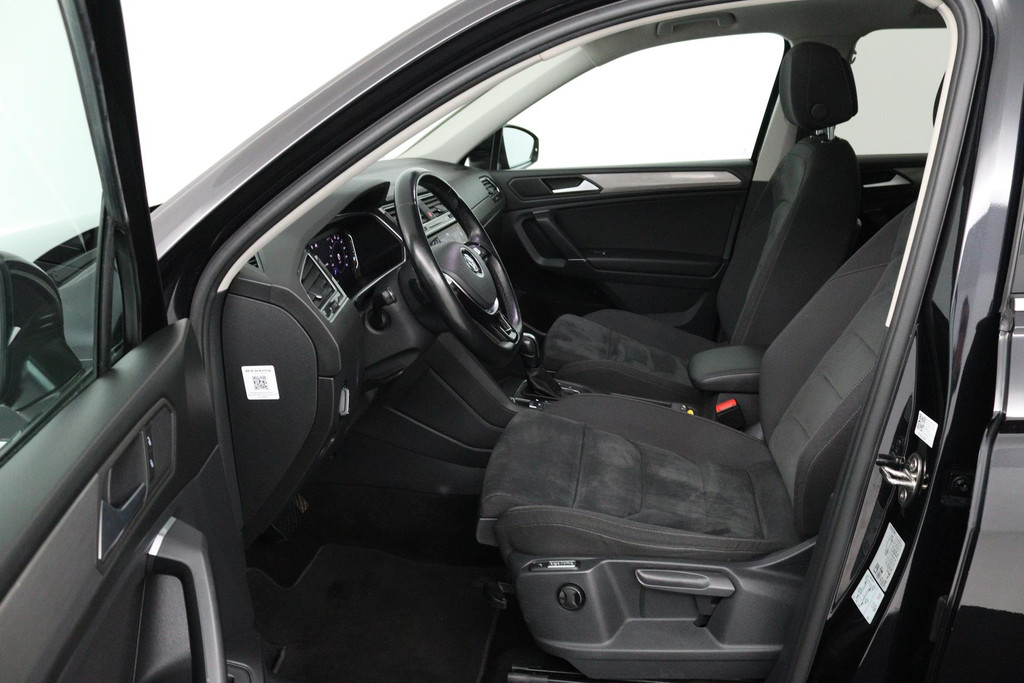 Volkswagen Tiguan Allspace 1.5 TSI Comfortline Business 7p. (PANORAMADAK, DIGITALE COCKPIT, CAMERA, AUTOMAAT) 48591317-22.jpg | Autocentrum Brabant Breda