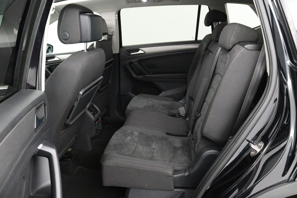 Volkswagen Tiguan Allspace 1.5 TSI Comfortline Business 7p. (PANORAMADAK, DIGITALE COCKPIT, CAMERA, AUTOMAAT) 48591317-23.jpg | Autocentrum Brabant Breda
