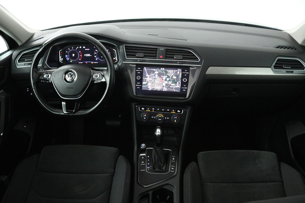 Volkswagen Tiguan Allspace 1.5 TSI Comfortline Business 7p. (PANORAMADAK, DIGITALE COCKPIT, CAMERA, AUTOMAAT) 48591317-3.jpg | Autocentrum Brabant Breda