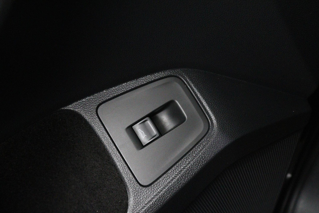 Volkswagen Tiguan Allspace 1.5 TSI Comfortline Business 7p. (PANORAMADAK, DIGITALE COCKPIT, CAMERA, AUTOMAAT) 48591317-6.jpg | Autocentrum Brabant Breda