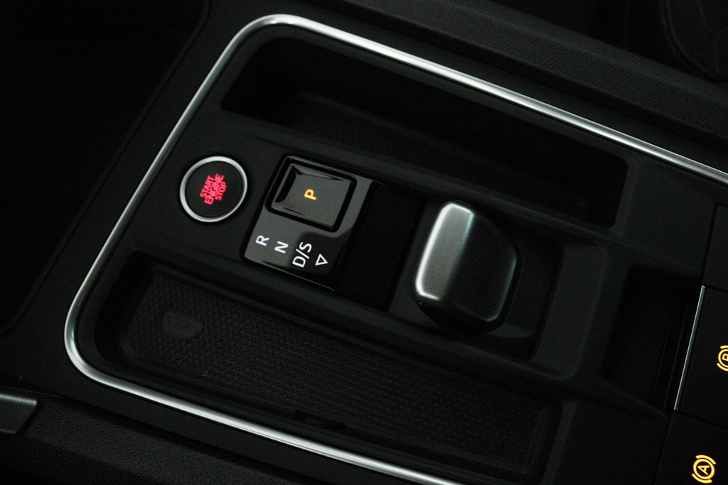 SEAT Leon 1.0 eTSI FR Business Intense (PANORAMADAK, TREKHAAK, SFEERVERLICHTING, CAMERA, CARPLAY. CRUISE CONTROL ADAPTIEF) 48591496-13.jpg | Autocentrum Brabant Breda