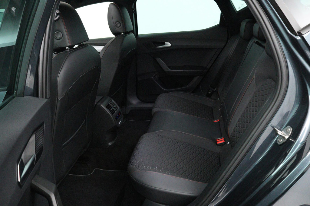 SEAT Leon 1.0 eTSI FR Business Intense (PANORAMADAK, TREKHAAK, SFEERVERLICHTING, CAMERA, CARPLAY. CRUISE CONTROL ADAPTIEF) 48591496-21.jpg | Autocentrum Brabant Breda