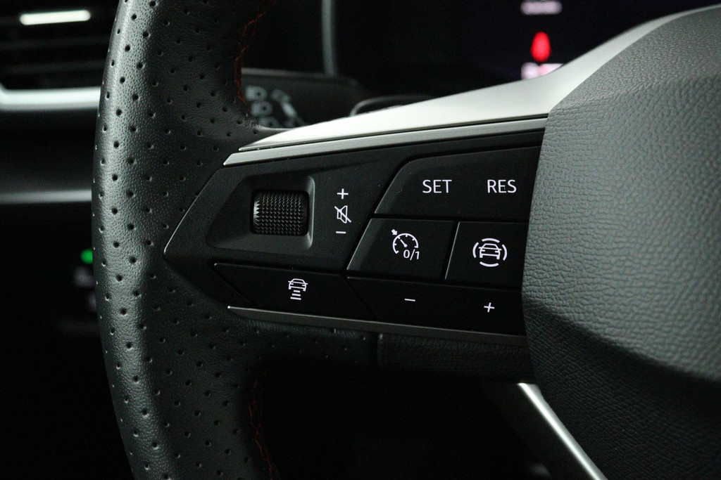 SEAT Leon 1.0 eTSI FR Business Intense (PANORAMADAK, TREKHAAK, SFEERVERLICHTING, CAMERA, CARPLAY. CRUISE CONTROL ADAPTIEF) 48591496-8.jpg | Autocentrum Brabant Breda