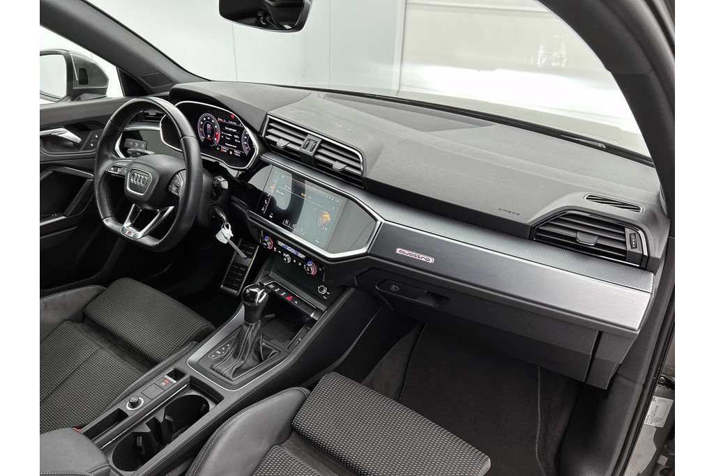Audi Q3 40 TFSI quattro S Line(NL-auto, Dealer OnderH, Carplay, Digitale Dash, Parkeersensoren V+A, Etc) 48591824-14.jpg | Autocentrum Brabant Breda