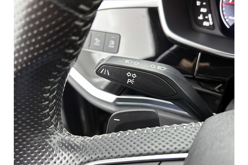 Audi Q3 40 TFSI quattro S Line(NL-auto, Dealer OnderH, Carplay, Digitale Dash, Parkeersensoren V+A, Etc) 48591824-25.jpg | Autocentrum Brabant Breda