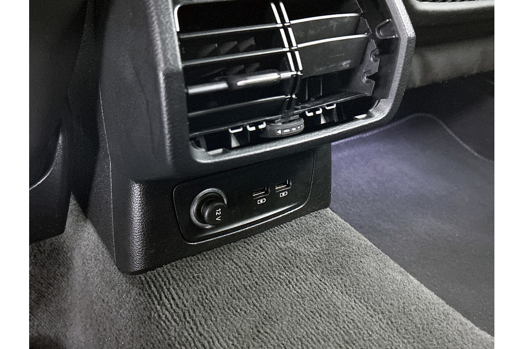 Audi Q3 40 TFSI quattro S Line(NL-auto, Dealer OnderH, Carplay, Digitale Dash, Parkeersensoren V+A, Etc) 48591824-28.jpg | Autocentrum Brabant Breda