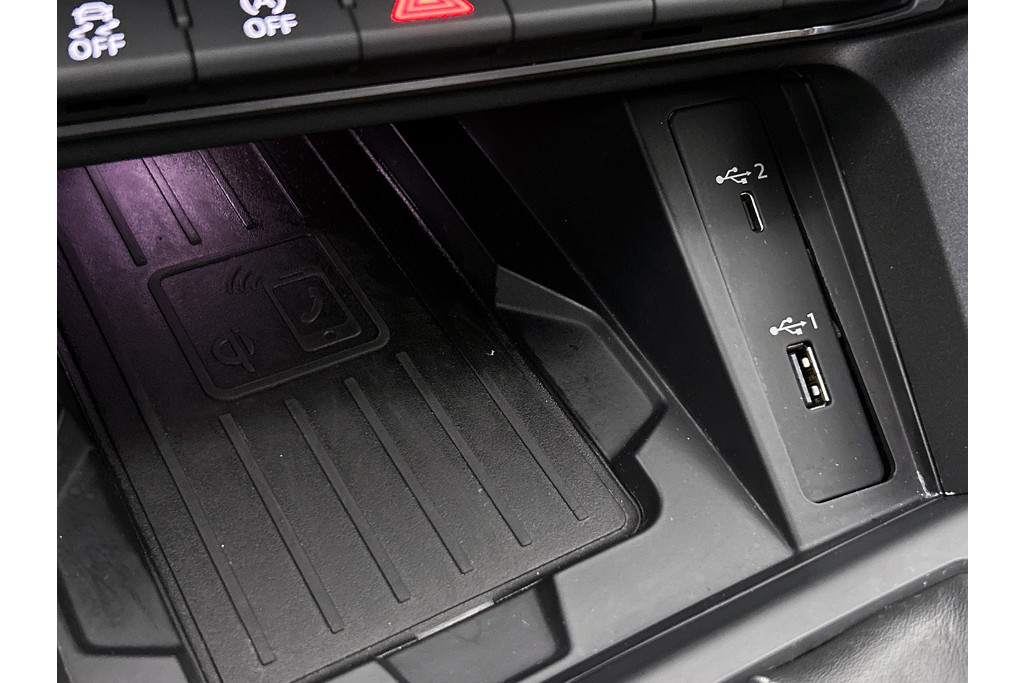 Audi Q3 40 TFSI quattro S Line(NL-auto, Dealer OnderH, Carplay, Digitale Dash, Parkeersensoren V+A, Etc) 48591824-31.jpg | Autocentrum Brabant Breda