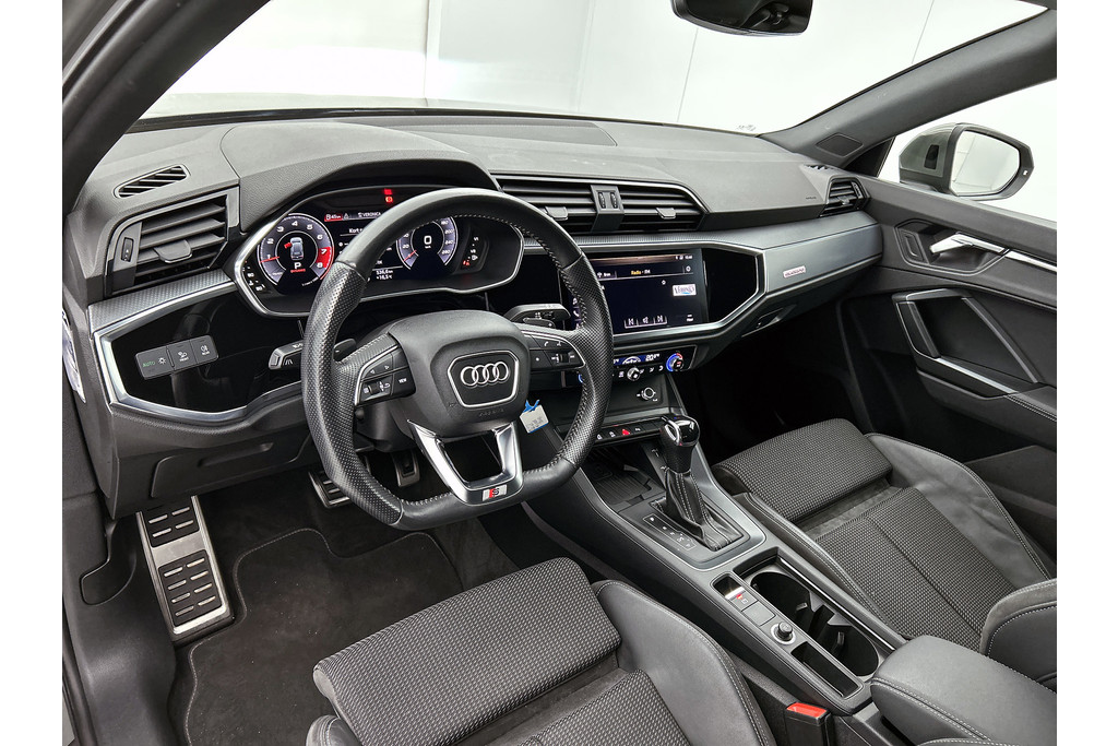 Audi Q3 40 TFSI quattro S Line(NL-auto, Dealer OnderH, Carplay, Digitale Dash, Parkeersensoren V+A, Etc) 48591824-5.jpg | Autocentrum Brabant Breda