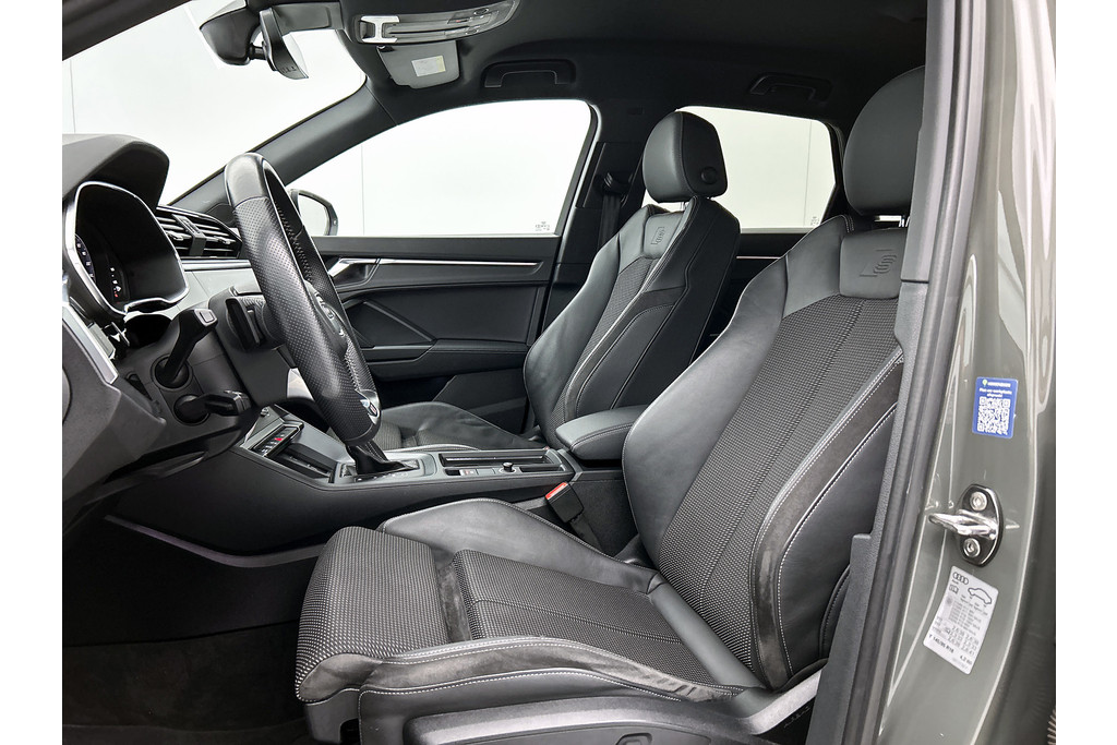 Audi Q3 40 TFSI quattro S Line(NL-auto, Dealer OnderH, Carplay, Digitale Dash, Parkeersensoren V+A, Etc) 48591824-7.jpg | Autocentrum Brabant Breda