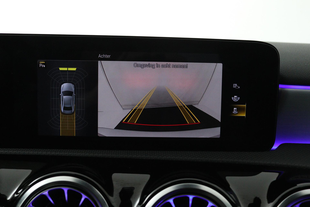 Mercedes-Benz A-Klasse 180 Business Solution AMG (STOELVERWARMING, SFEERVERLICHTING, ACHTERUITRIJCAMERA, CRUISE CONTROL, NAVI) 48596198-16.jpg | Autocentrum Brabant Breda