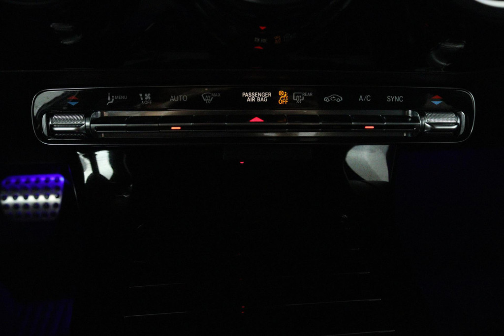 Mercedes-Benz A-Klasse 180 Business Solution AMG (STOELVERWARMING, SFEERVERLICHTING, ACHTERUITRIJCAMERA, CRUISE CONTROL, NAVI) 48596198-18.jpg | Autocentrum Brabant Breda