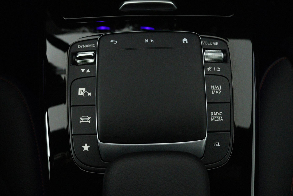 Mercedes-Benz A-Klasse 180 Business Solution AMG (STOELVERWARMING, SFEERVERLICHTING, ACHTERUITRIJCAMERA, CRUISE CONTROL, NAVI) 48596198-20.jpg | Autocentrum Brabant Breda