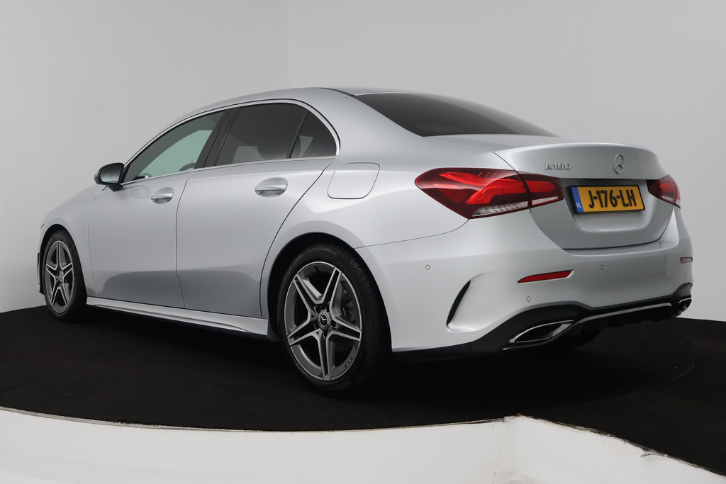 Mercedes-Benz A-Klasse 180 Business Solution AMG (STOELVERWARMING, SFEERVERLICHTING, ACHTERUITRIJCAMERA, CRUISE CONTROL, NAVI) 48596198-4.jpg | Autocentrum Brabant Breda