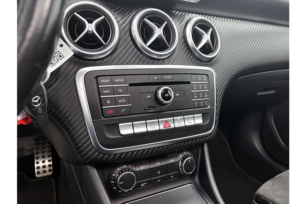 Mercedes-Benz A-Klasse 180 AMG Sport Automaat (PANORAMADAK, NAVIGATIE, PARKEERSENSOREN, SPORTSTOELEN) 48617727-14.jpg | Autocentrum Brabant Breda