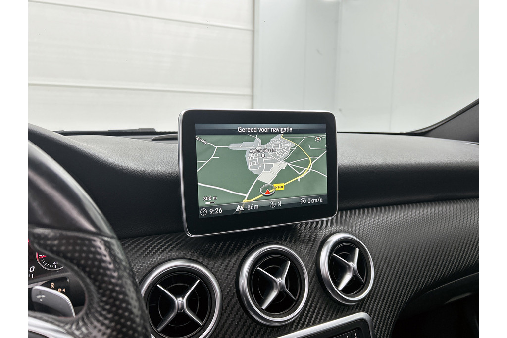 Mercedes-Benz A-Klasse 180 AMG Sport Automaat (PANORAMADAK, NAVIGATIE, PARKEERSENSOREN, SPORTSTOELEN) 48617727-17.jpg | Autocentrum Brabant Breda