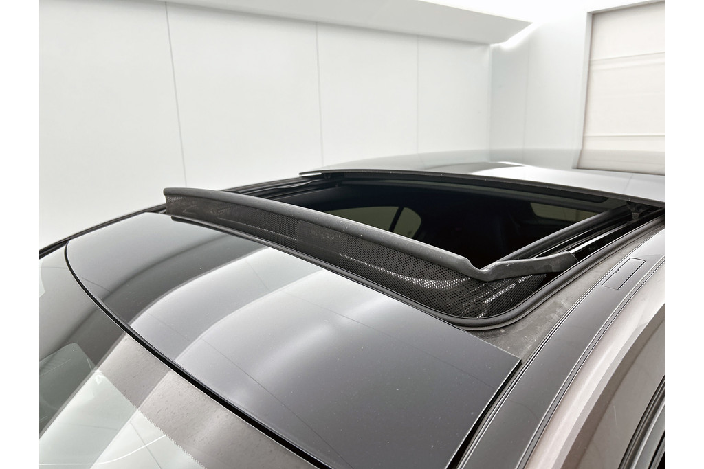 Mercedes-Benz A-Klasse 180 AMG Sport Automaat (PANORAMADAK, NAVIGATIE, PARKEERSENSOREN, SPORTSTOELEN) 48617727-4.jpg | Autocentrum Brabant Breda