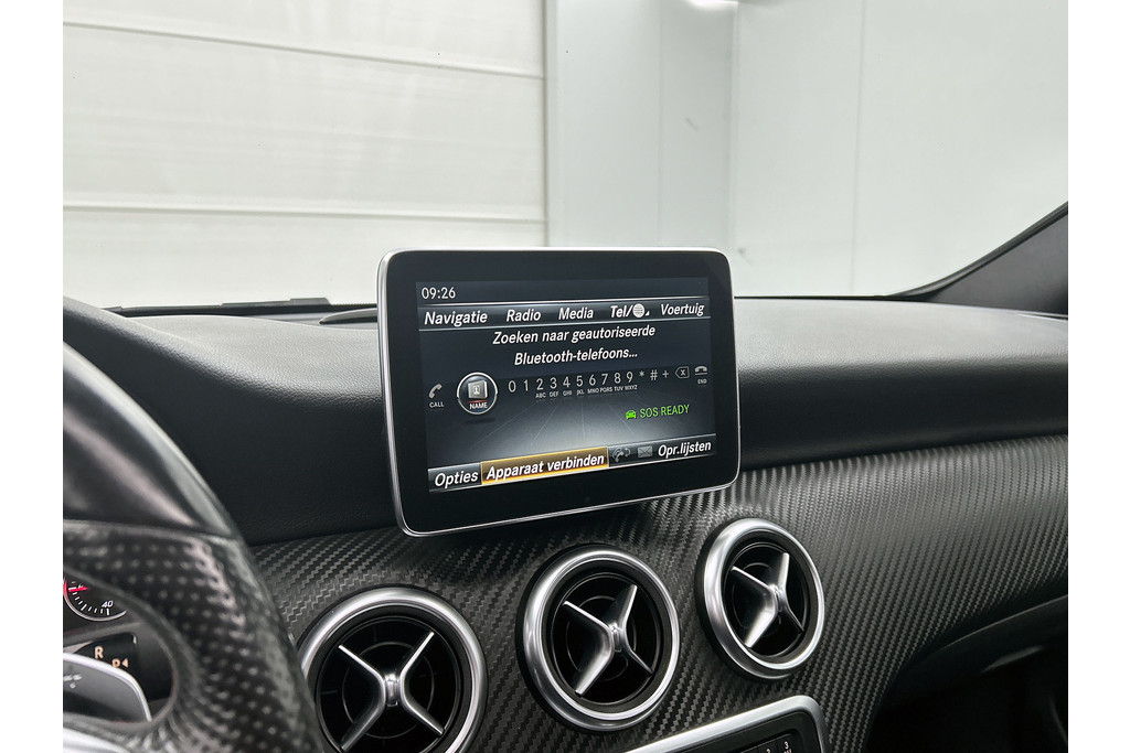 Mercedes-Benz A-Klasse 180 AMG Sport Automaat (PANORAMADAK, NAVIGATIE, PARKEERSENSOREN, SPORTSTOELEN) 48617727-8.jpg | Autocentrum Brabant Breda