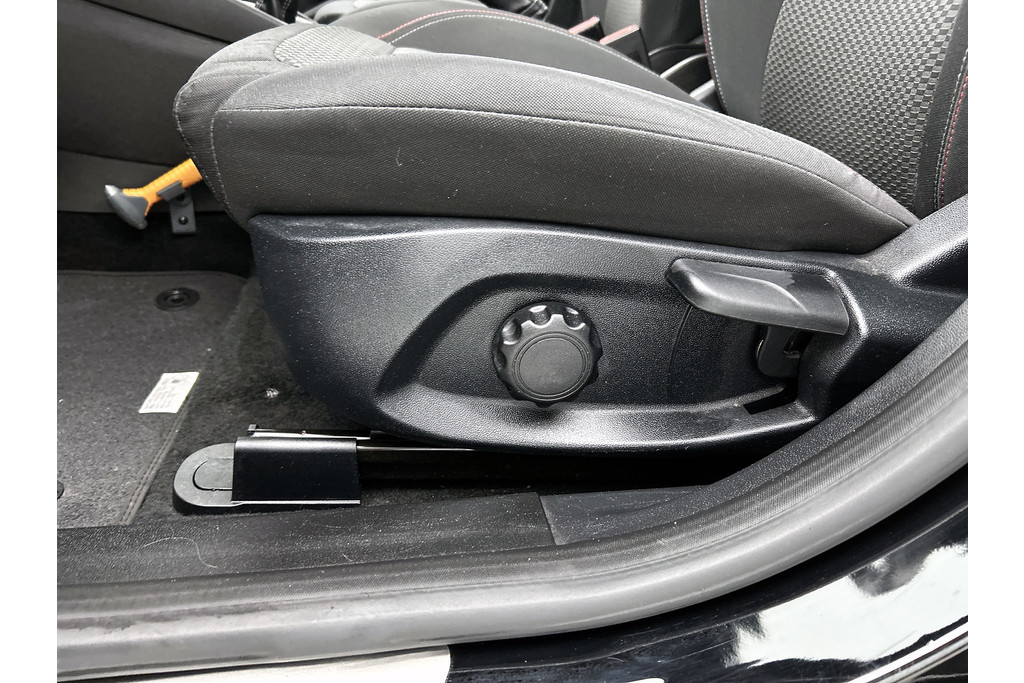 Ford Fiesta 1.0 EcoBoost ST-Line (NAVIGATIE, CARPLAY, LED, STUURBEDIENING, CLIMA, 1e EIGENAAR, GOED ONDERHOUDEN) 48618634-14.jpg | Autocentrum Brabant Breda