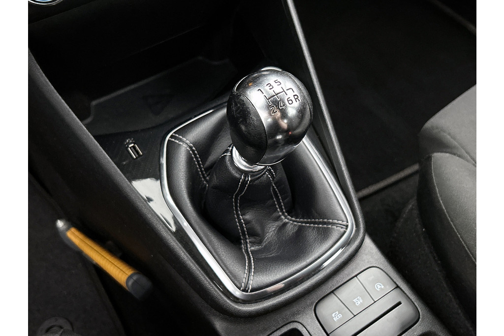 Ford Fiesta 1.0 EcoBoost ST-Line (NAVIGATIE, CARPLAY, LED, STUURBEDIENING, CLIMA, 1e EIGENAAR, GOED ONDERHOUDEN) 48618634-15.jpg | Autocentrum Brabant Breda