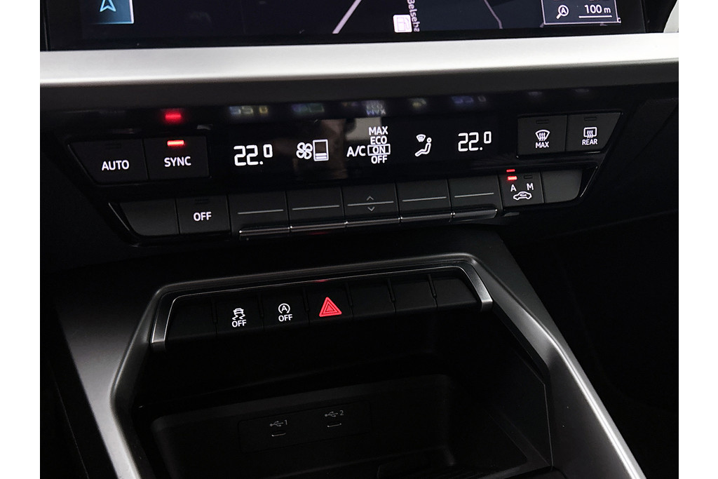 Audi A3 Limousine 30 TFSI Business edition (PANORAMADAK, ELEKT. WEGKLAPBARE TREKHAAK, SPORTSTOELEN, 1e EIGENAAR) 48622390-17.jpg | Autocentrum Brabant Breda