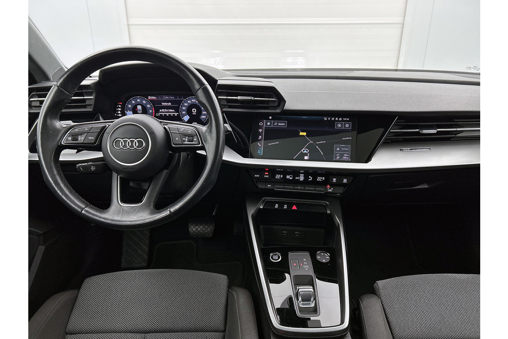 Audi A3 Limousine 30 TFSI Business edition (PANORAMADAK, ELEKT. WEGKLAPBARE TREKHAAK, SPORTSTOELEN, 1e EIGENAAR) 48622390-2.jpg | Autocentrum Brabant Breda