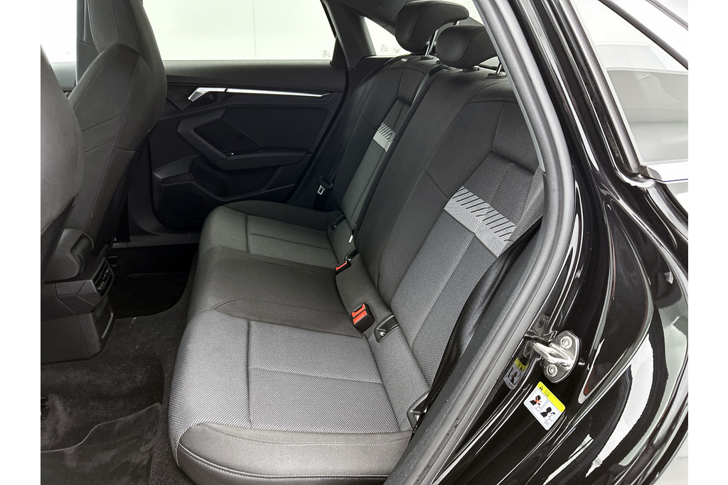 Audi A3 Limousine 30 TFSI Business edition (PANORAMADAK, ELEKT. WEGKLAPBARE TREKHAAK, SPORTSTOELEN, 1e EIGENAAR) 48622390-23.jpg | Autocentrum Brabant Breda