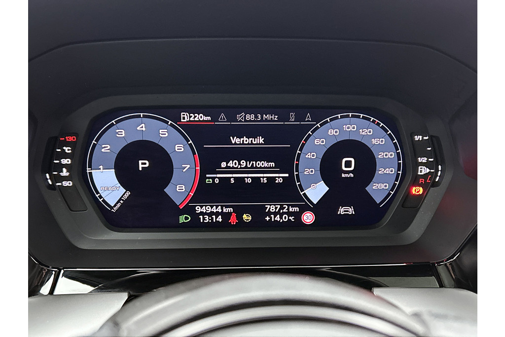 Audi A3 Limousine 30 TFSI Business edition (PANORAMADAK, ELEKT. WEGKLAPBARE TREKHAAK, SPORTSTOELEN, 1e EIGENAAR) 48622390-5.jpg | Autocentrum Brabant Breda