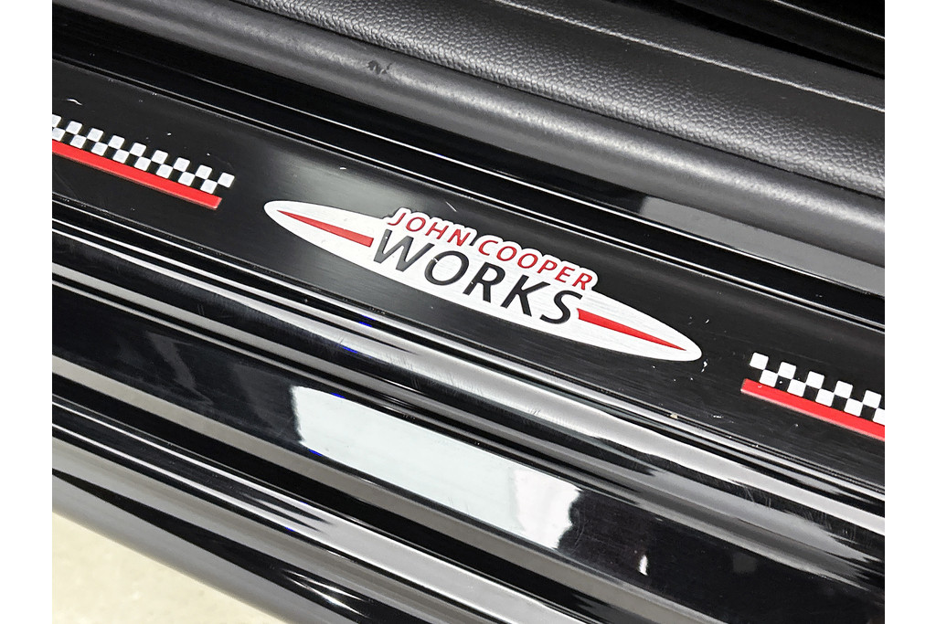 MINI Mini 1.5 Cooper JCW Chili Serious Business(NL-auto, Kuipstoelen, StoelV, Navi, Climate Con, Parkeersensoren, Etc) 48675227-20.jpg | Autocentrum Brabant Breda