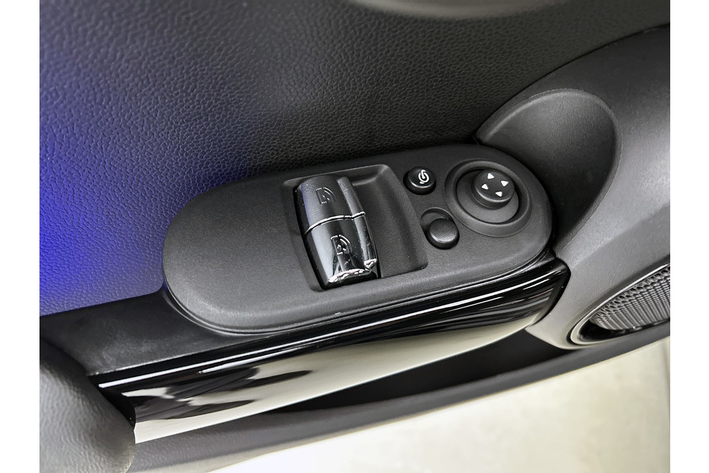 MINI Mini 1.5 Cooper JCW Chili Serious Business(NL-auto, Kuipstoelen, StoelV, Navi, Climate Con, Parkeersensoren, Etc) 48675227-36.jpg | Autocentrum Brabant Breda