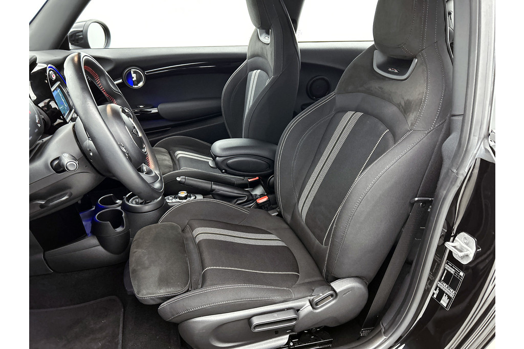 MINI Mini 1.5 Cooper JCW Chili Serious Business(NL-auto, Kuipstoelen, StoelV, Navi, Climate Con, Parkeersensoren, Etc) 48675227-4.jpg | Autocentrum Brabant Breda