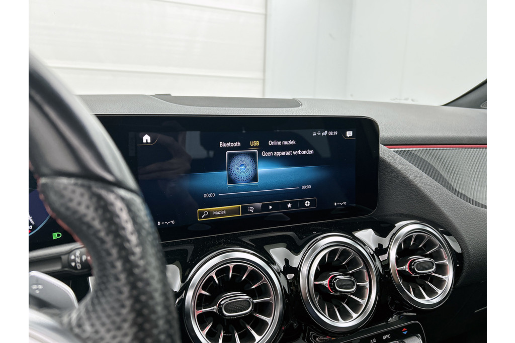 Mercedes-Benz B-Klasse 180 Business Solution AMG | SFEER | PANO | NL-AUTO | STOELVERW | CARPLAY | ACHTERCAM |ETC 48685163-20.jpg | Autocentrum Brabant Breda