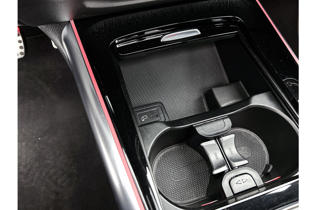 Mercedes-Benz B-Klasse 180 Business Solution AMG | SFEER | PANO | NL-AUTO | STOELVERW | CARPLAY | ACHTERCAM |ETC 48685163-33.jpg | Autocentrum Brabant Breda