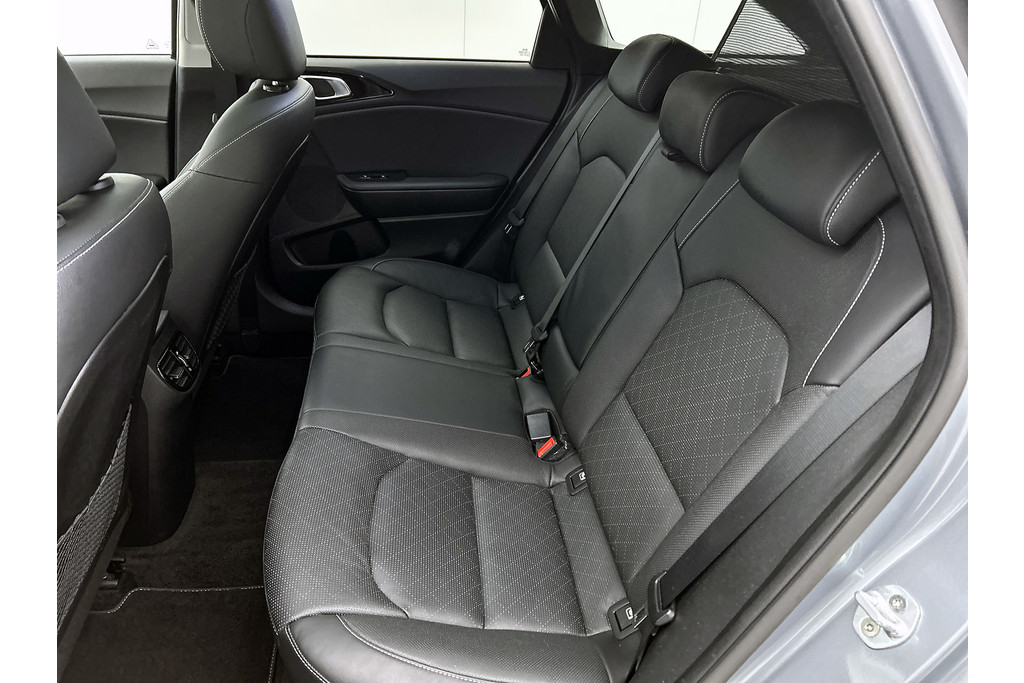Kia Ceed Sportswagon 1.4 T-GDi ExecutiveLine | PANO | STOEL VERW +KOEL | STUURVERW | MEM SEATS | ADD CRUISE | ACHTERCAM | JBL | 48690985-29.jpg | Autocentrum Brabant Breda