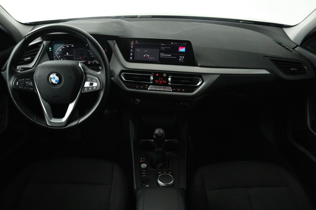 BMW 1-serie 118i Executive Edition (PARKEERSENSOREN, DIGITALE COCKPIT, NAVIGATIE, CRUISE CONTROL, DEALER ONDERHOUDEN) 48691422-2.jpg | Autocentrum Brabant Breda