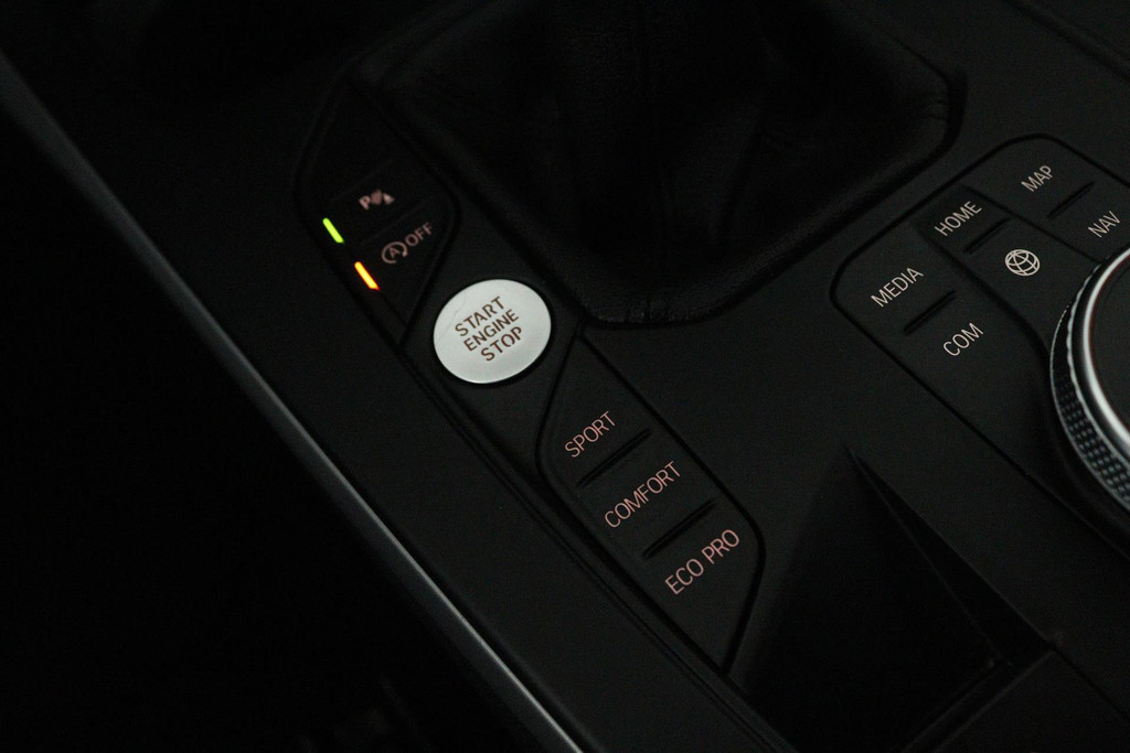 BMW 1-serie 118i Executive Edition (PARKEERSENSOREN, DIGITALE COCKPIT, NAVIGATIE, CRUISE CONTROL, DEALER ONDERHOUDEN) 48691422-20.jpg | Autocentrum Brabant Breda