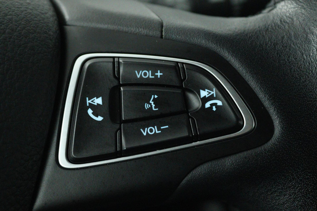 Ford Kuga 1.5 EcoBoost Titanium (PARKEERSENSOREN, ACHTERUITRIJCAMERA, LANE-ASSIST, CRUISE CONTROL, NAVIGATIE, SONY AUDIO) 48691475-10.jpg | Autocentrum Brabant Breda