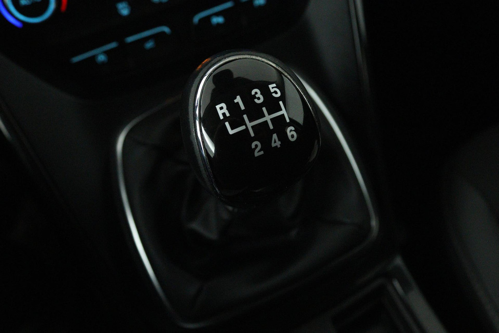 Ford Kuga 1.5 EcoBoost Titanium (PARKEERSENSOREN, ACHTERUITRIJCAMERA, LANE-ASSIST, CRUISE CONTROL, NAVIGATIE, SONY AUDIO) 48691475-19.jpg | Autocentrum Brabant Breda