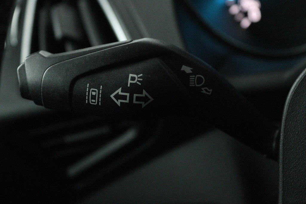 Ford Kuga 1.5 EcoBoost Titanium (PARKEERSENSOREN, ACHTERUITRIJCAMERA, LANE-ASSIST, CRUISE CONTROL, NAVIGATIE, SONY AUDIO) 48691475-6.jpg | Autocentrum Brabant Breda