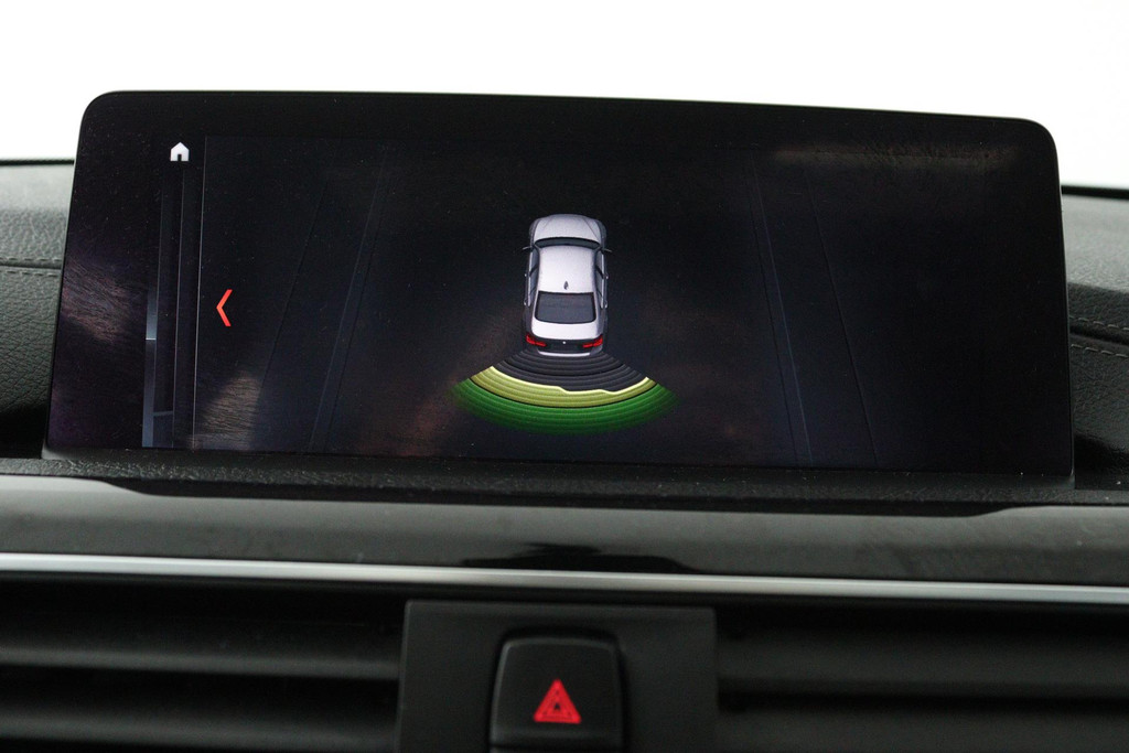 BMW 3 Serie 318i Luxury Edition (PANORAMADAK, DIGITALE COCKPIT, STOELVERWARMING, NAVIGATIE, LEER) 48691632-12.jpg | Autocentrum Brabant Breda