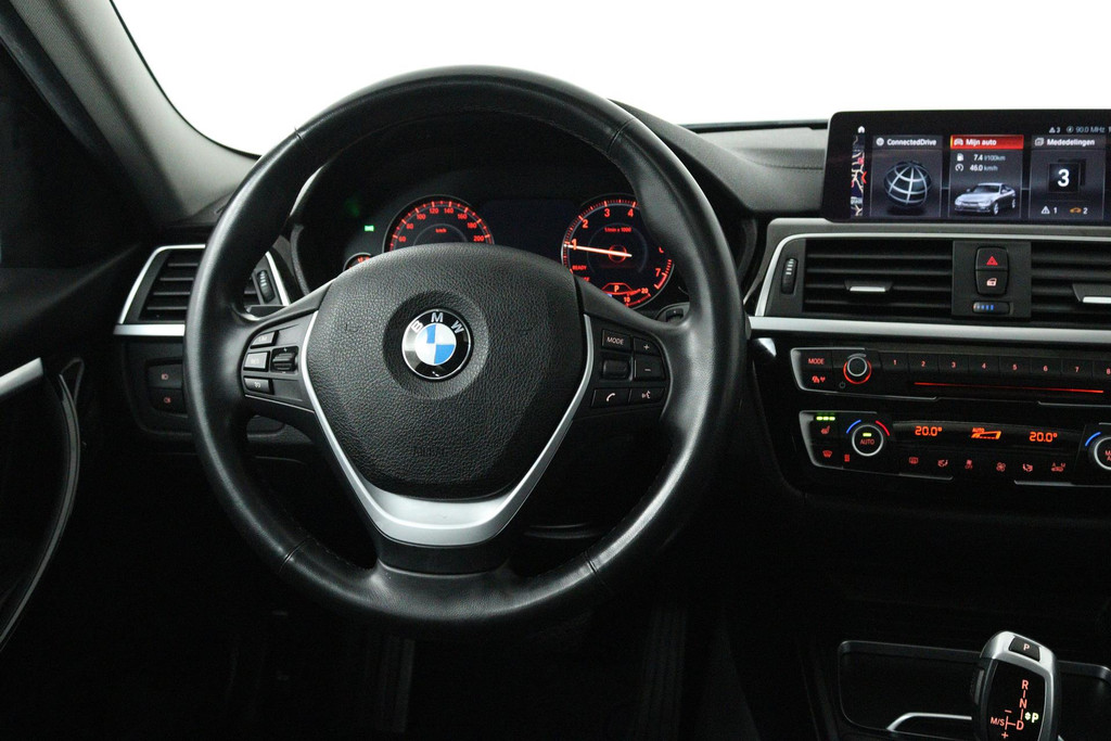 BMW 3 Serie 318i Luxury Edition (PANORAMADAK, DIGITALE COCKPIT, STOELVERWARMING, NAVIGATIE, LEER) 48691632-3.jpg | Autocentrum Brabant Breda