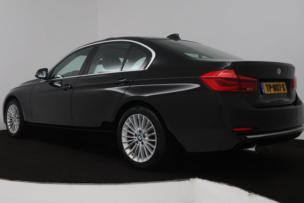 BMW 3 Serie 318i Luxury Edition (PANORAMADAK, DIGITALE COCKPIT, STOELVERWARMING, NAVIGATIE, LEER) 48691632-4.jpg | Autocentrum Brabant Breda